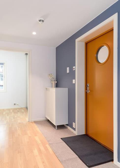 Bergen'S Finest: Sleek Oasis With Two Bedroom Buitenkant foto